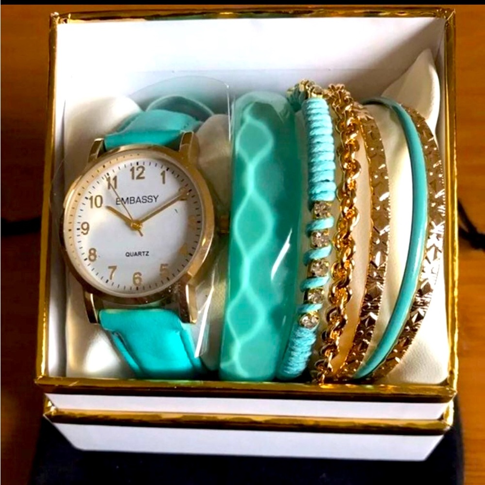 Ladies Watch And Bracelet Set in Gift Box